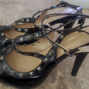 Ashley Stewart heel's